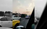 اولین عکس از تصادف اتوبوس در آزادراه تهران–کرج / ترافیک سنگین در هر 2 مسیر رفت و برگشت