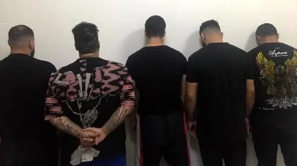 7 شرور قدارکش و مسلح در بهارستان به جان هم افتادند / پلیس وارد عمل شد + عکس