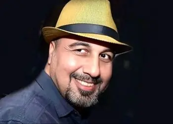 عکس سفر زمان / «رضا عطاران» در 12 سالگی  با یک گروه نمایشی در مشهد /  سال 59