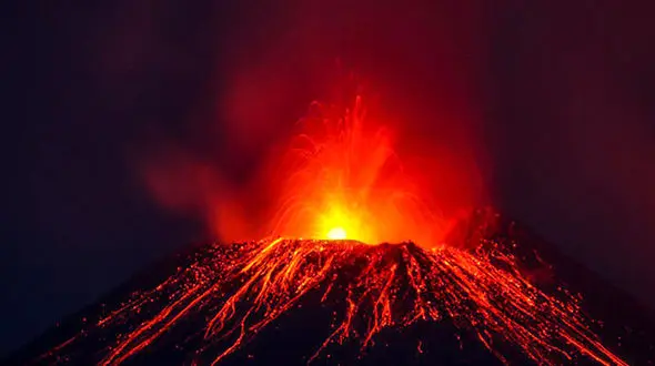 لحظه هولناک فوران آتشفشان مرگبار سانتیاگویتو