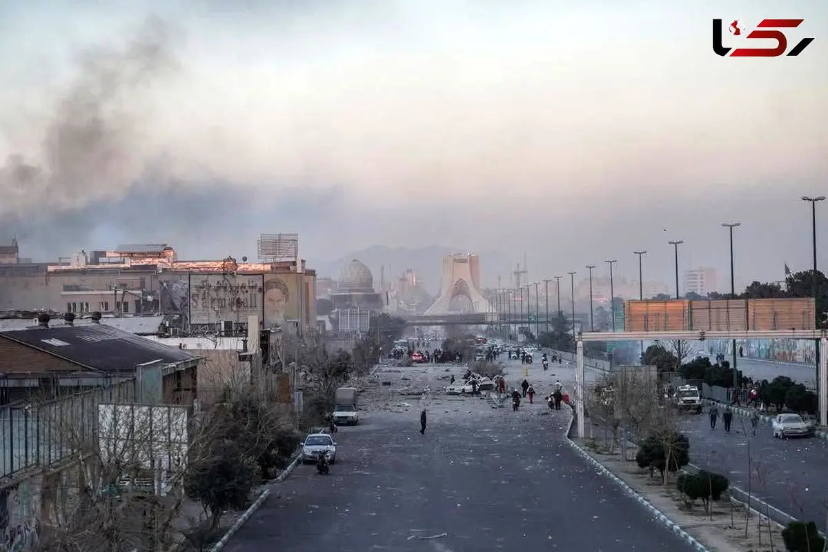 عکس حمله آمریکا و اسرائیل به میدان آزادی