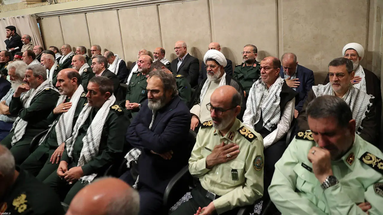 دیدار پیشکسوتان و فعالان دفاع مقدس و مقاومت با رهبر انقلاب