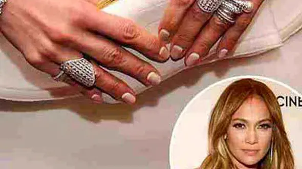 طرح ناخن های برتر جنیفر لوپز روی فرش قرمز +عکس