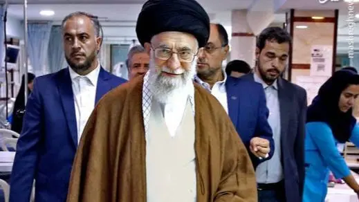 بستری شدن ناشناس همسر رهبری انقلاب در بیمارستان / رهبری: خانم من با بقیه چه فرقی داره؟ مثل بقیه پذیرش بشه