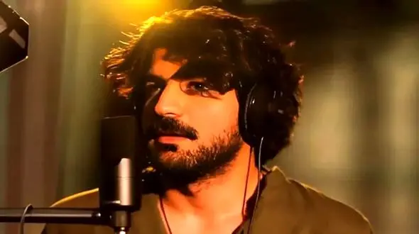 فیلم آواز باشکوه  عرفان طهماسبی /  گلوبند سبک جدید خوند همه اومدن وسط سالن انگاری بمب خورد