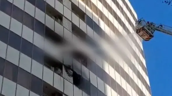 آتش سوزی بزرگ در برج دیپلمات کیش + فیلم
