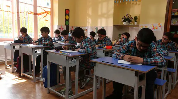 ۱۶.۵ میلیون دانش آموز در مدارس ایران/ افت پسران در مقطع حساس تحصیلی