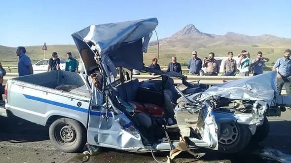 تصادف وانت مزدا در کمربندی جوادیه