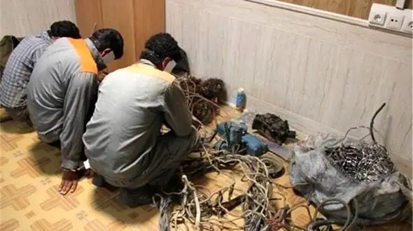 پلیس باند سارقان دکل های برق و مخابرات را غافلگیر کرد
