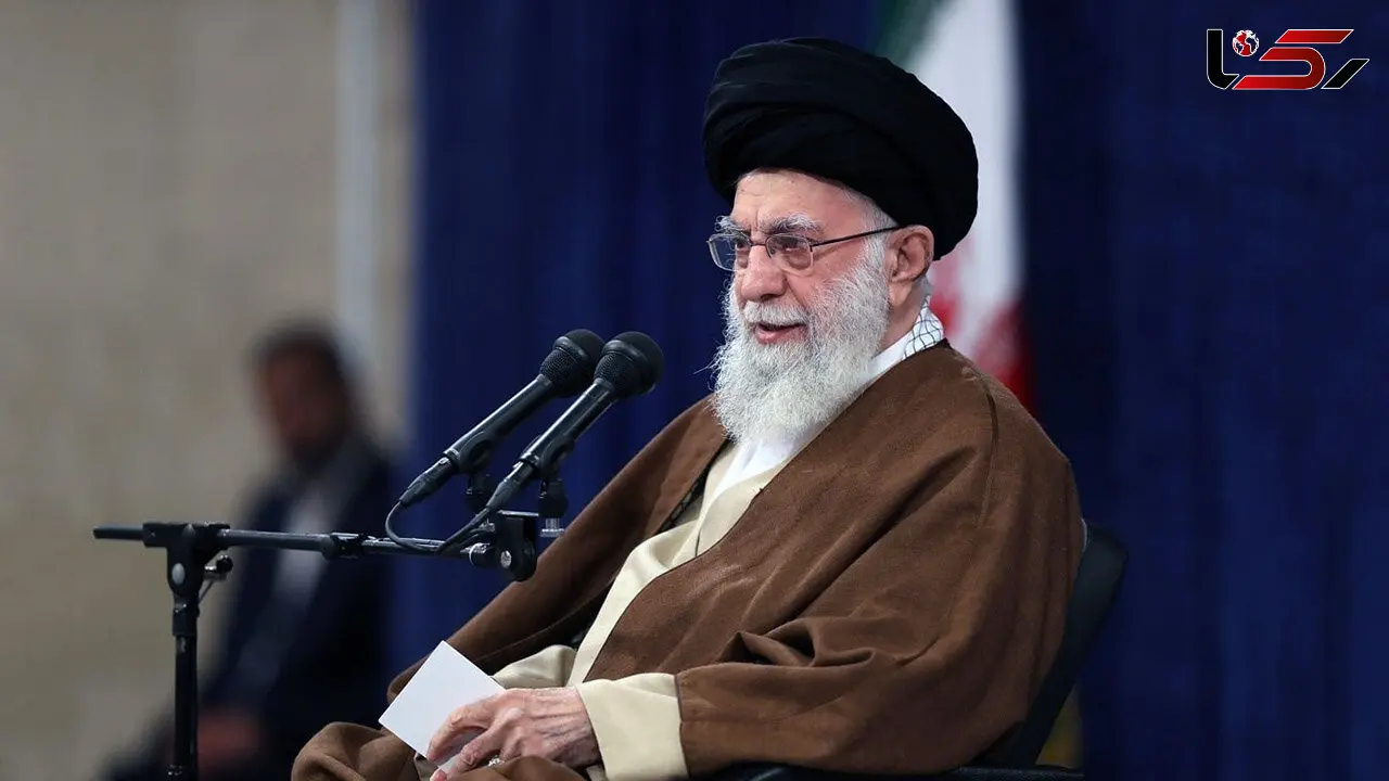 حکم حضرت آیت الله خامنه‌ ای درباره بخار آب حمام برای روزه‌ دار