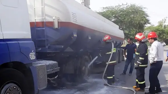 یک کشته در آتش سوزی تانکر بنزین در آبادان 