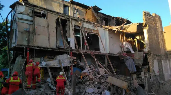 زنده به گور شدن مرد تهرانی در آوار  تعویض روغنی