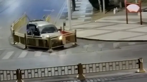 فیلم رفتار عجیب راننده مست در چین