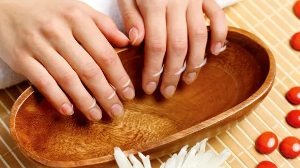 در روزهای کرونا ناخن بکاریم ؟