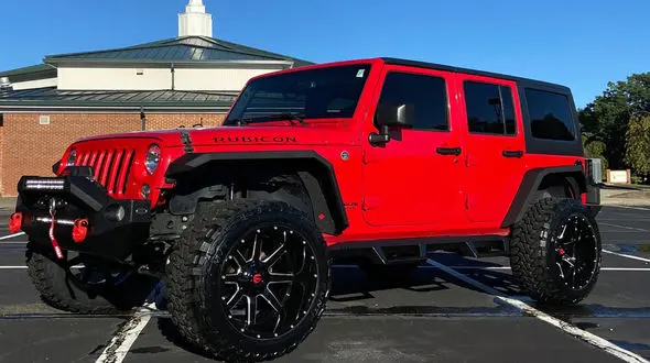 جیپ از دیوار راست بالا رفت + فیلم