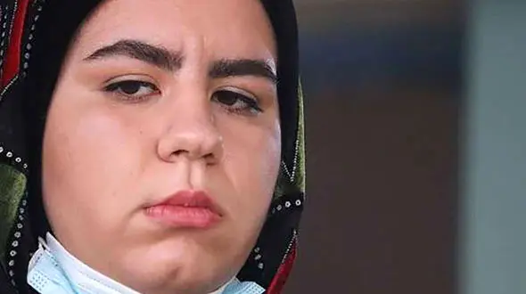 زیبایی خیره کننده خانم بازیگر زشت سریال نون خ / صهیبا شریفی متفاوت در واقعیت ! + عکس