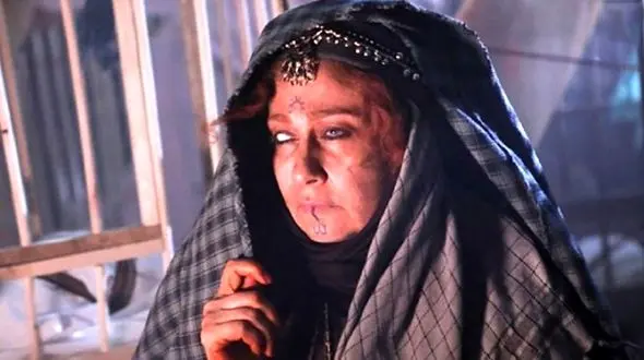 تغییر چهره فوق زیبای ننه آشوب سریال جیران خارج از سریال ! /   رونمایی بهناز نازی از چهره واقعی اش !