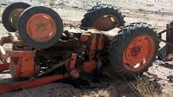 13 کشته و زخمی در واژگونی تراکتور حامل کارگران در اقلید