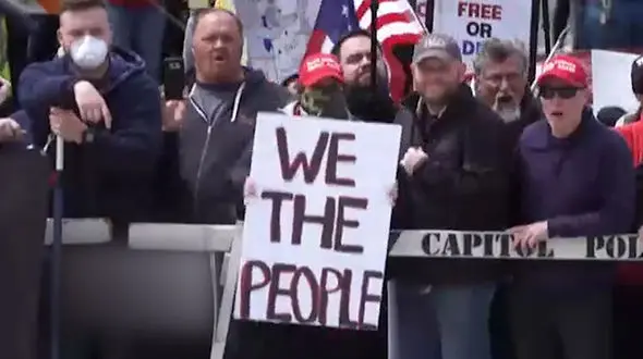 اعتراض مردم آمریکا به تعطیلی کرونایی شهر ها/ ترامپ هم کم آورد + فیلم