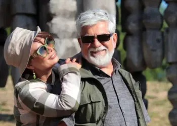 عکس / سنگ تمام عاطفه رضوی برای ندا سلیمی پرستار بیمارستان خاتم‌الانبیا که ناجی 3 نوزاد شد / این گوشه بی ریا را آغوش دنیا ندارد