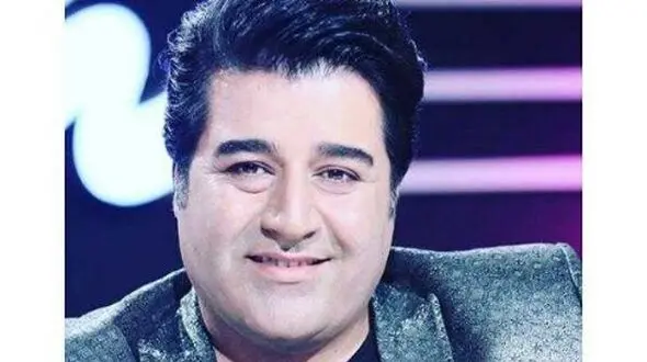 فیلم آواز باشکوه مهدی یغمایی برای تولد همسرش / آقای خواننده برای همسرش با این 
صدای پراحساس سنگ تمام گذاشت!