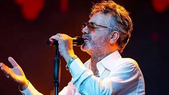 دانلود آواز باشکوه معین  / آهنگ  بیقرار  / برای دیدن تو بیقرارم تا بیام از سفر + متن