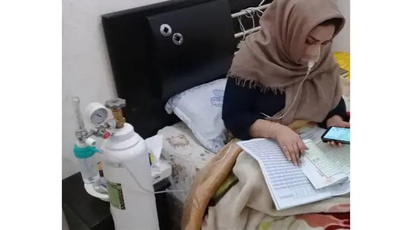 عکس خانم معلمی که دل ایرانی ها را تکان داد 