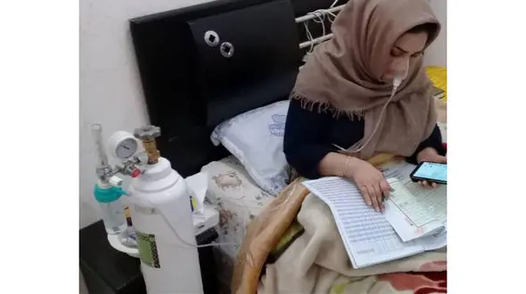 عکس خانم معلمی که دل ایرانی ها را تکان داد 