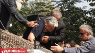 ضجه های مردانه رضا کیانیان در وداع با پیکر امین تارخ ! / گزارش تصویری