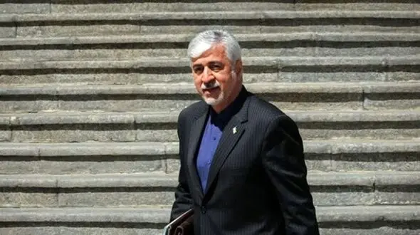 ادای احترام وزیر ورزش روسیه به شهدای گمنام+ فیلم