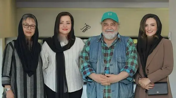 نگاهی به تیپ و استایل شیک و ایرانی پسند هنرمندان در اختتامیه جشنواره «آسمون» با داوری مهراوه شریفی‌نیا ایرج طهماسب ،محمدرضا شریفی‌نیا، گلاره عباسی، امین زندگانی  با اجرای مژده لواسانی