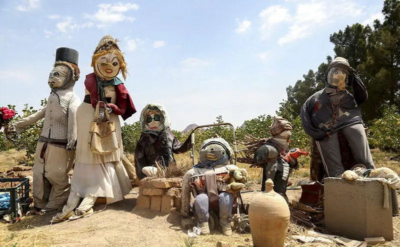 مزرعه عروسک‌ها، جاذبه گردشگری در دل کویر | ببینید