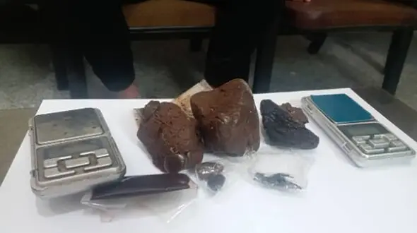 بازداشت زوج قاچاقچی با خودروی پر از تریاک 