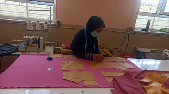 مدیر یک هنرستان در نقطه صفر مرزی: دانش آموزم به خاطر 200 هزار تومان پول سرویس مدرسه ترک تحصیل کرد / پول برق مدرسه را از جیب خودم دادم + فیلم