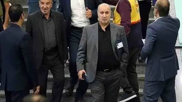 گرمای هوا و الزام حضور بانوان در ورزشگاه ها/ دلایل تعویق شروع لیگ برتر مشخص شد