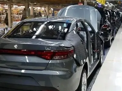 هشدار تعزیرات به خریداران خودرو: قیمت‌های جدید ایران‌خودرو غیرقانونی است