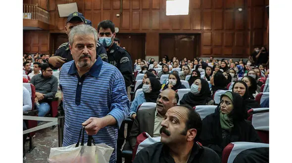 تصاویر اولین جلسه دادگاه پرونده ای با 4000 شاکی در تهران / بیش از 100 میلیون یورو  از جیب شاکیان کینگ مانی رفت !