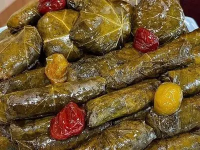 آموزش روش های پیچیدن دلمه برگ مو + عکس