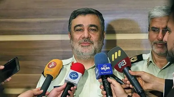 
هیچ شخصی حق خروج از شهر خود را ندارد
