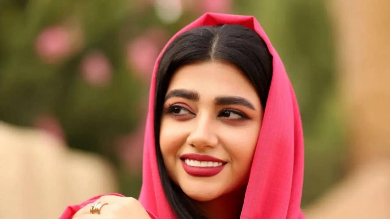 ماجرای خنده دار سرنا امینی پای عابربانک  /  خودپرداز بهم گفت چه غلطا!