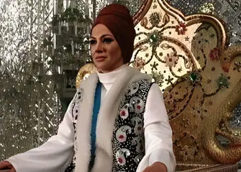  ساغر عزیزی بازیگر نقش فرح پهلوی : در 7 سالگی از مدرسه دخترانه فرار کردم و اصرار داشتم پسر هستم!