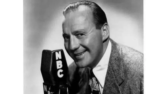 این مرد عاشق بعد از مرگش هر روز یک شاخه گل برای همسرش می فرستاد+عکس