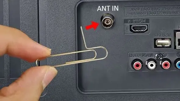 فیلم/ اگر گیره فلزی را به تلویزیون متصل کنید، چه اتفاقی می افتد؟ 