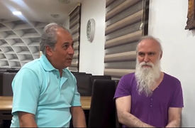 موسیقی و جنگ: بداهه‌ خوانی خاص زیر بمباران تهران + فیلم