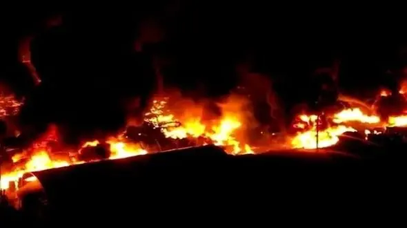 اطفا شدن آتش سوزی بازار گیلان انزلی