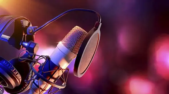 صدای این خواننده ایرانی بچه‌ها را بیمار جنسی می‌کند ! / هشدار زینب موسوی !