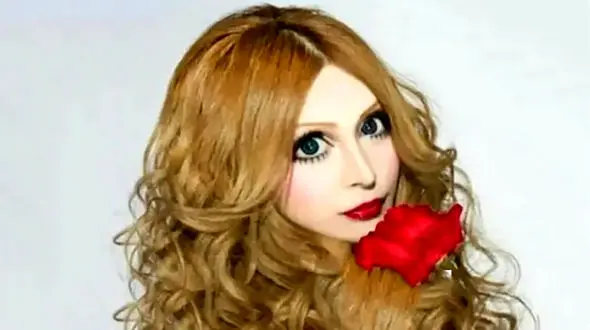 این دختر زشت  خودش را عروسک باربی  کرد / دگرگونی باورنکردنی اش را ببینید