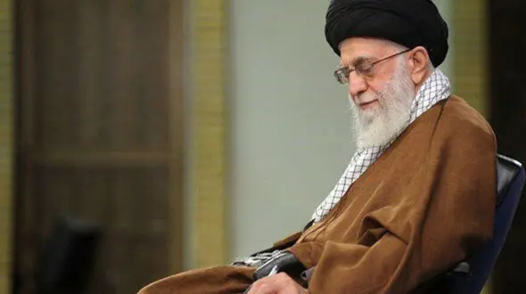 قرائت پیام رهبری در مراسم تشییع شهید سلیمانی در کرمان