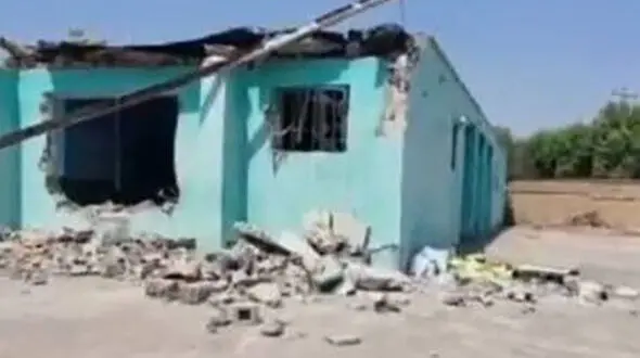 اوقاف شبانه مدرسه ای را در بوشهر ویران کرد /  200 دانش آموز دبیرستانی را آواره کرد + فیلم