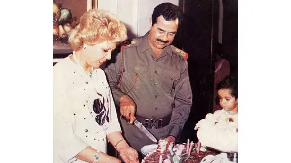 لو رفتن عکس یک زن که پشت صحنه سیاست صدام حسین بود / او کیست؟